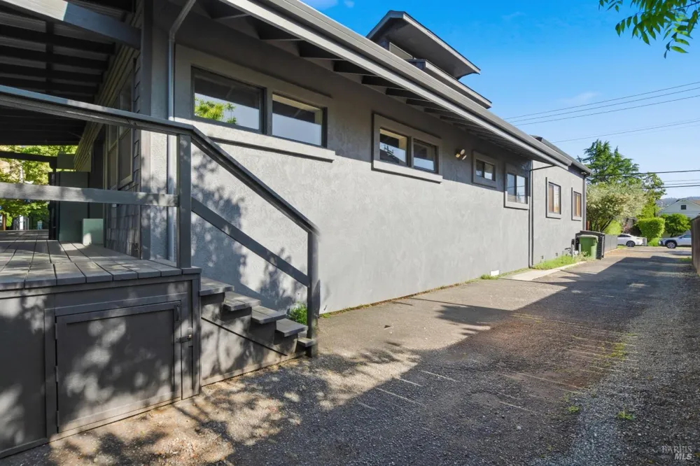 1433 Oak Avenue St. Helena, CA 94574