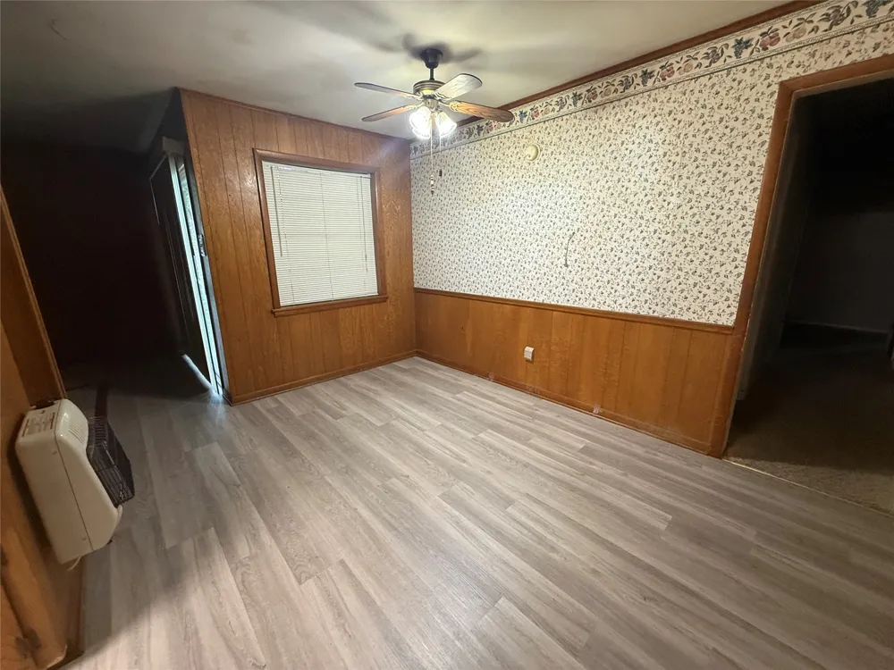 2402 W 5th Avenue Corsicana, TX 75110