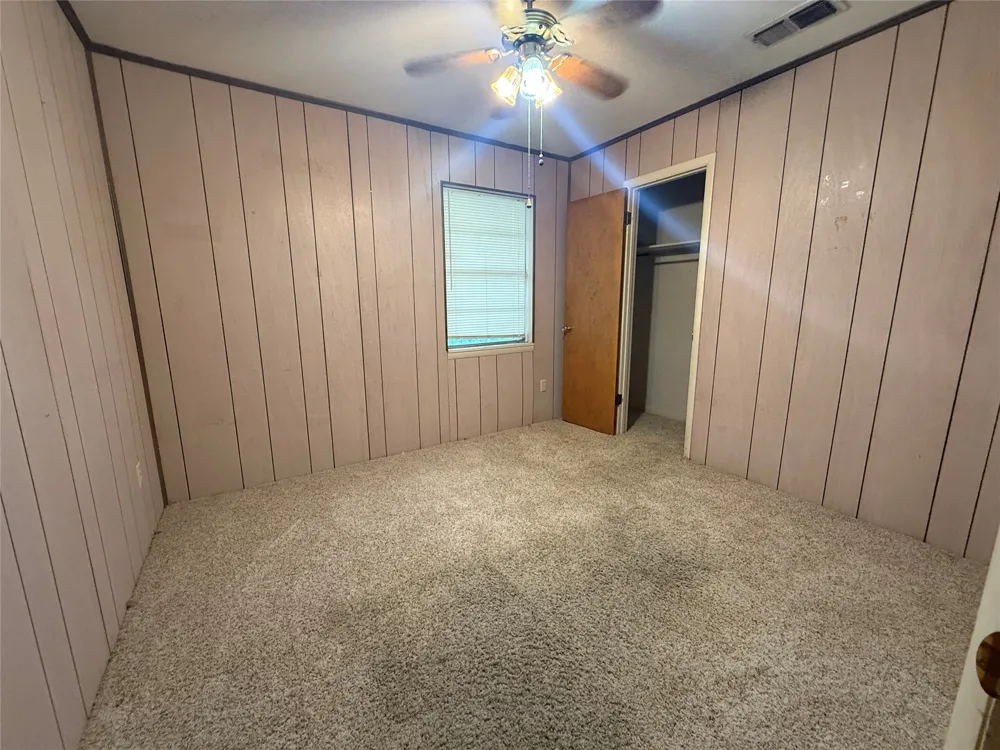 2402 W 5th Avenue Corsicana, TX 75110