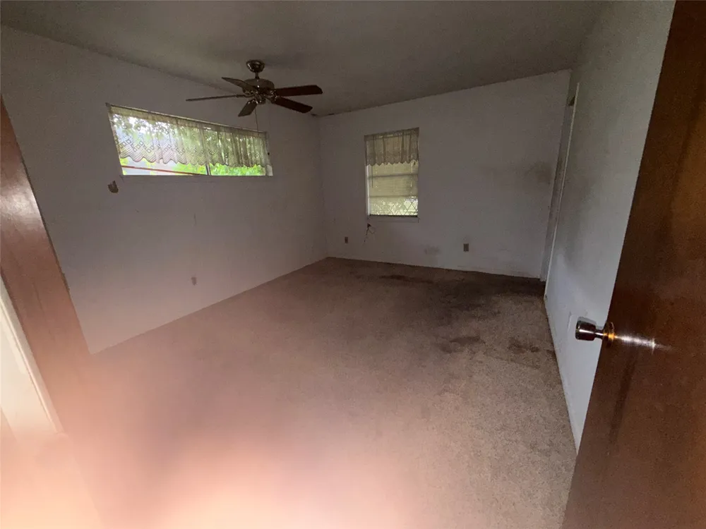 2402 W 5th Avenue Corsicana, TX 75110