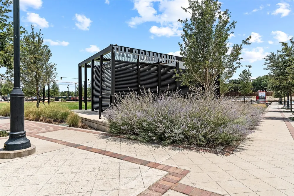 5033 Magnolia Circle Addison, TX 75001