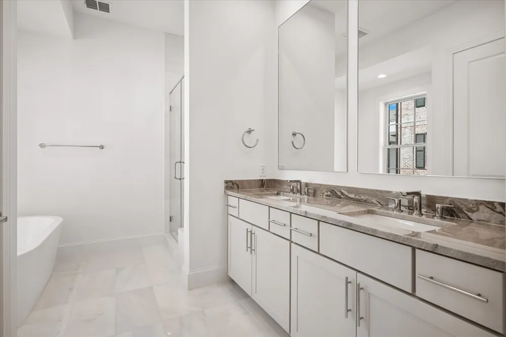 5033 Magnolia Circle Addison, TX 75001