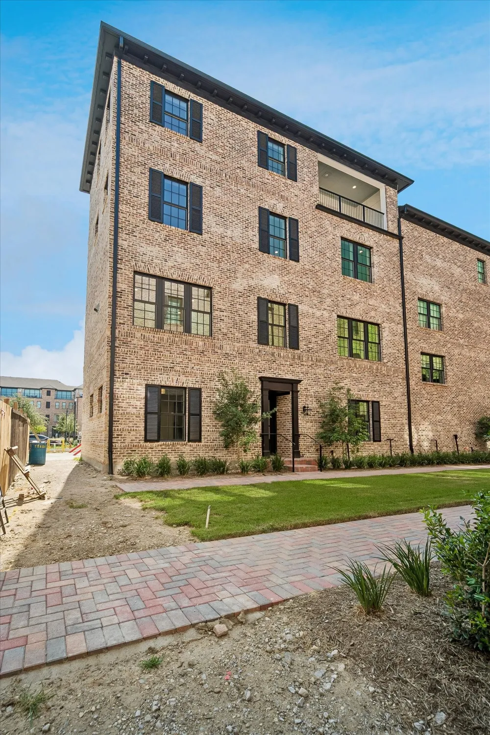 5033 Magnolia Circle Addison, TX 75001