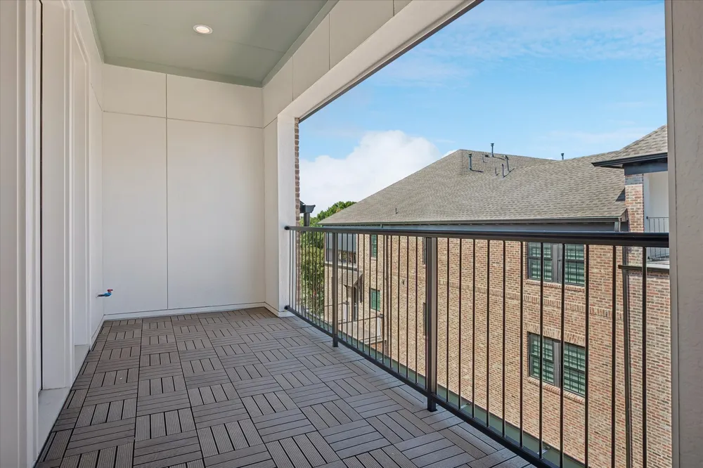 5033 Magnolia Circle Addison, TX 75001