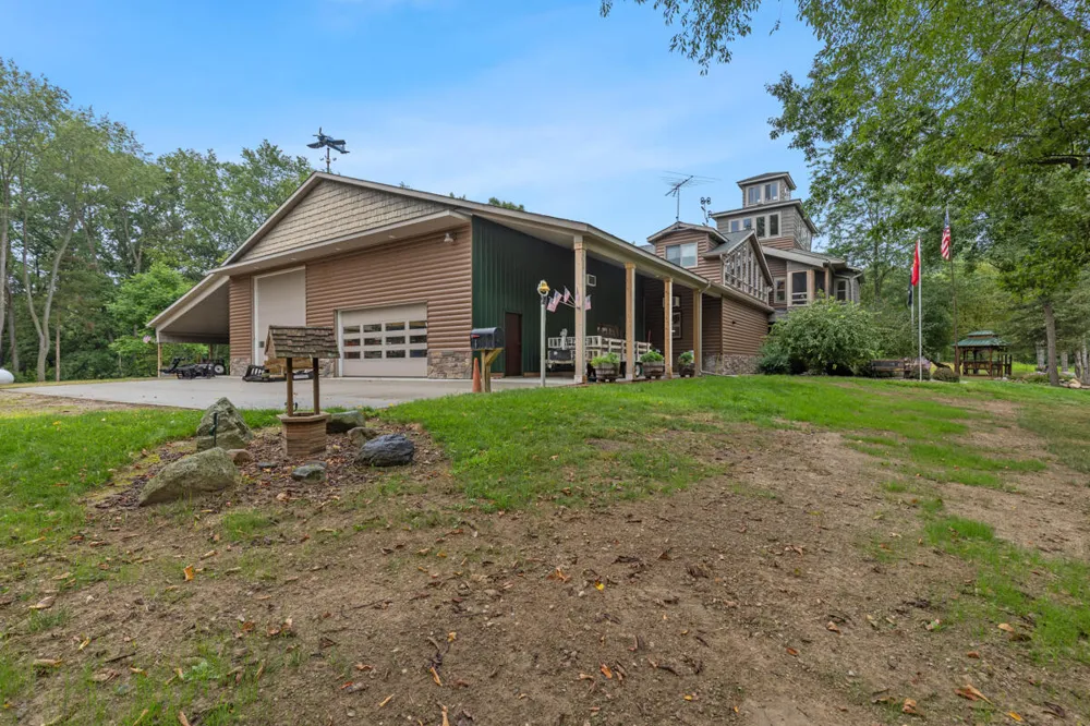 781 Hopkins Road Lyons, MI 48851