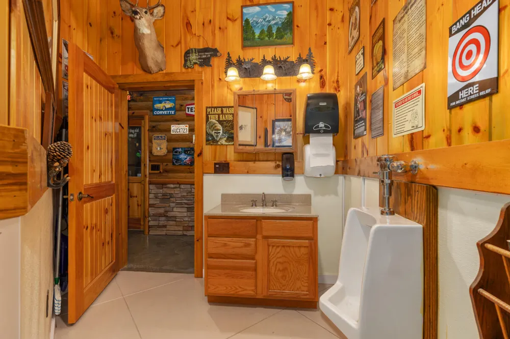 781 Hopkins Road Lyons, MI 48851