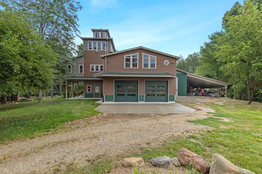781 Hopkins Road Lyons, MI 48851
