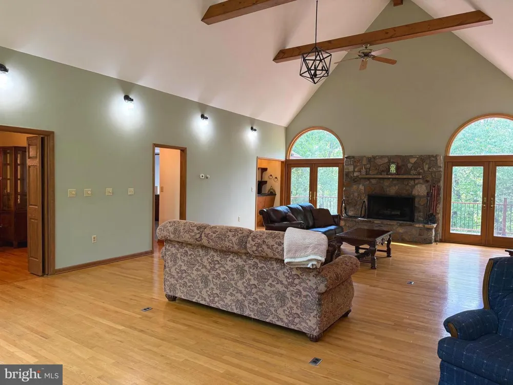 500 MARYVALE LANE Petersburg, WV 26847