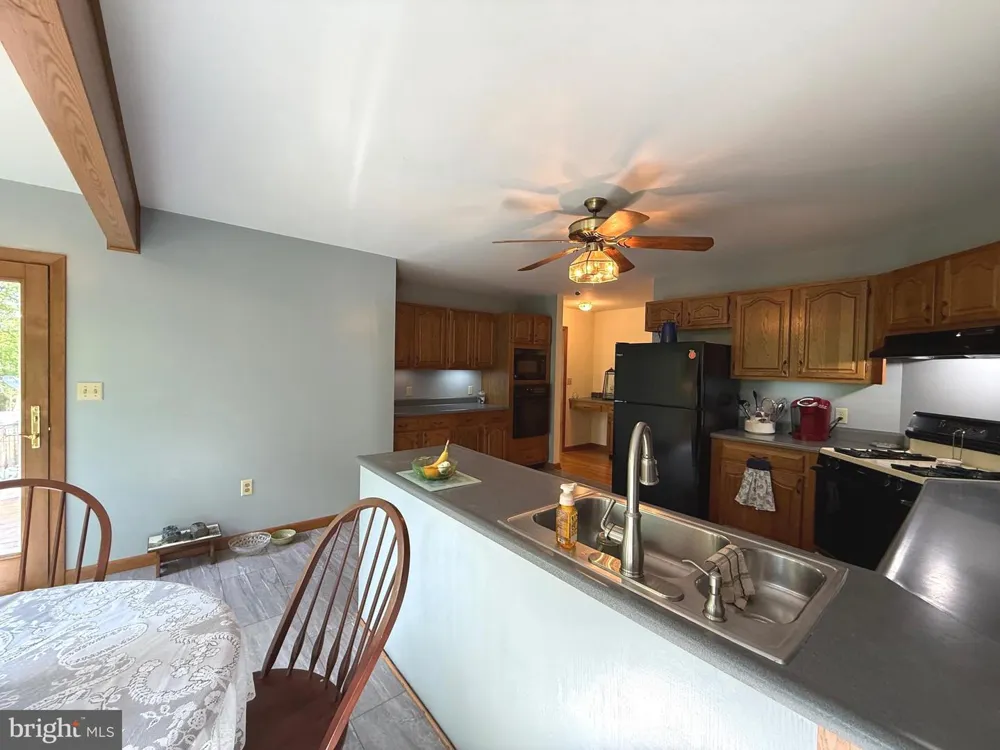 500 MARYVALE LANE Petersburg, WV 26847