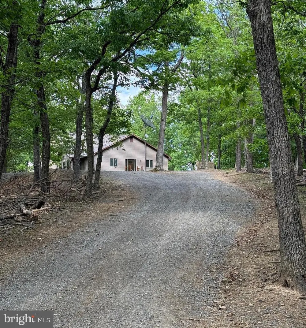500 MARYVALE LANE Petersburg, WV 26847