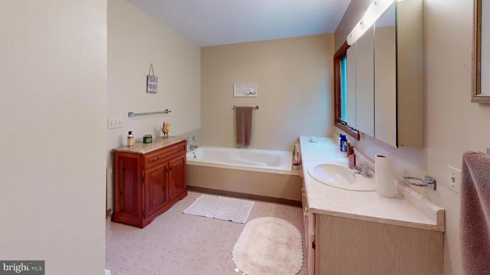 500 MARYVALE LANE Petersburg, WV 26847