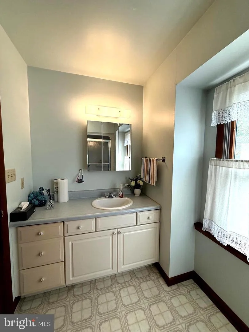 500 MARYVALE LANE Petersburg, WV 26847