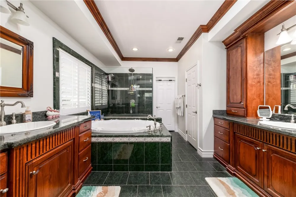 22376 W San Joaquin Canyon Lake, CA 92587