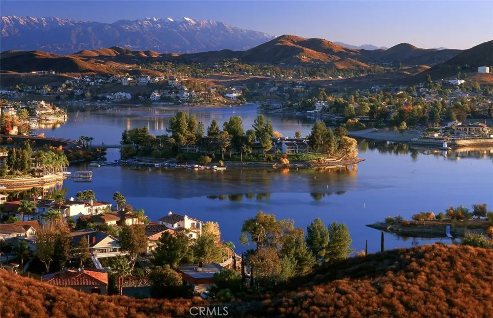 22376 W San Joaquin Canyon Lake, CA 92587