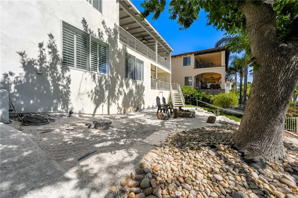 22376 W San Joaquin Canyon Lake, CA 92587