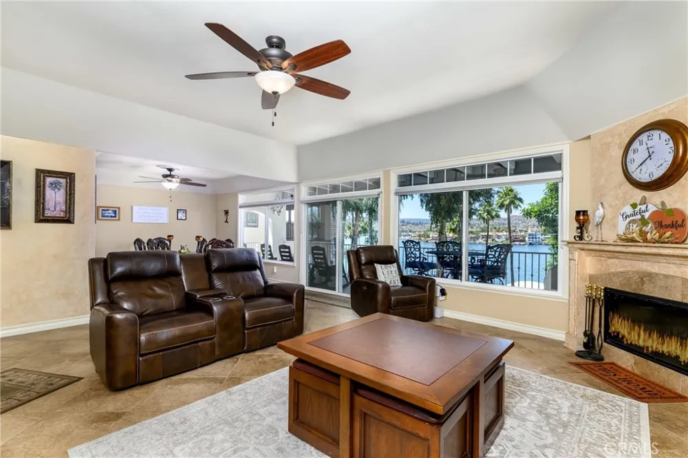 22376 W San Joaquin Canyon Lake, CA 92587