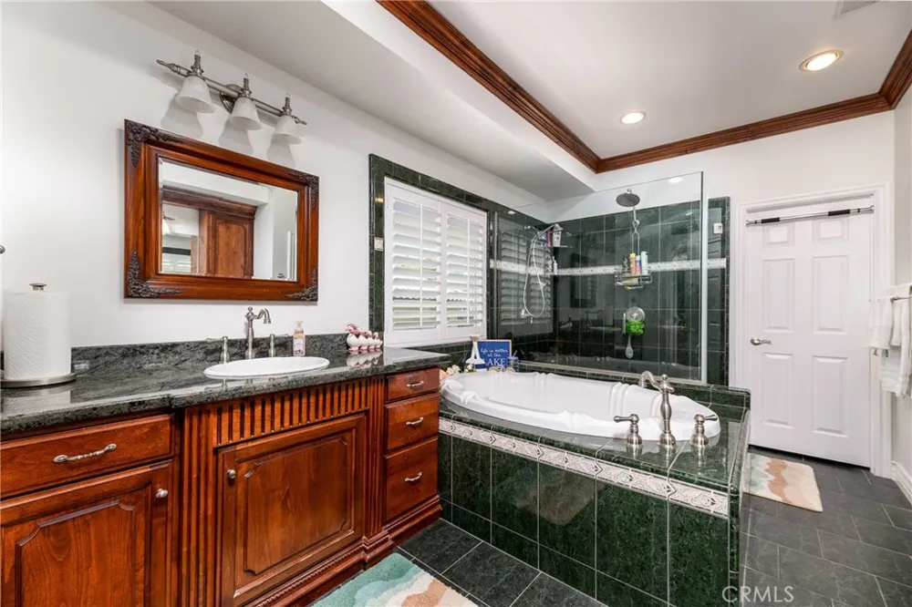 22376 W San Joaquin Canyon Lake, CA 92587