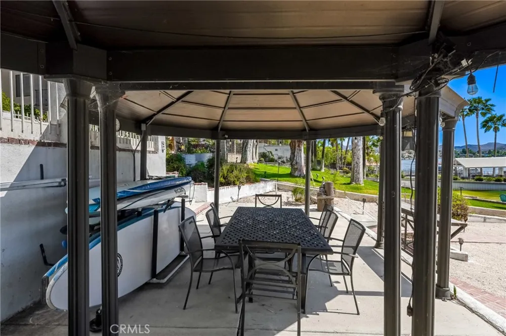 22376 W San Joaquin Canyon Lake, CA 92587