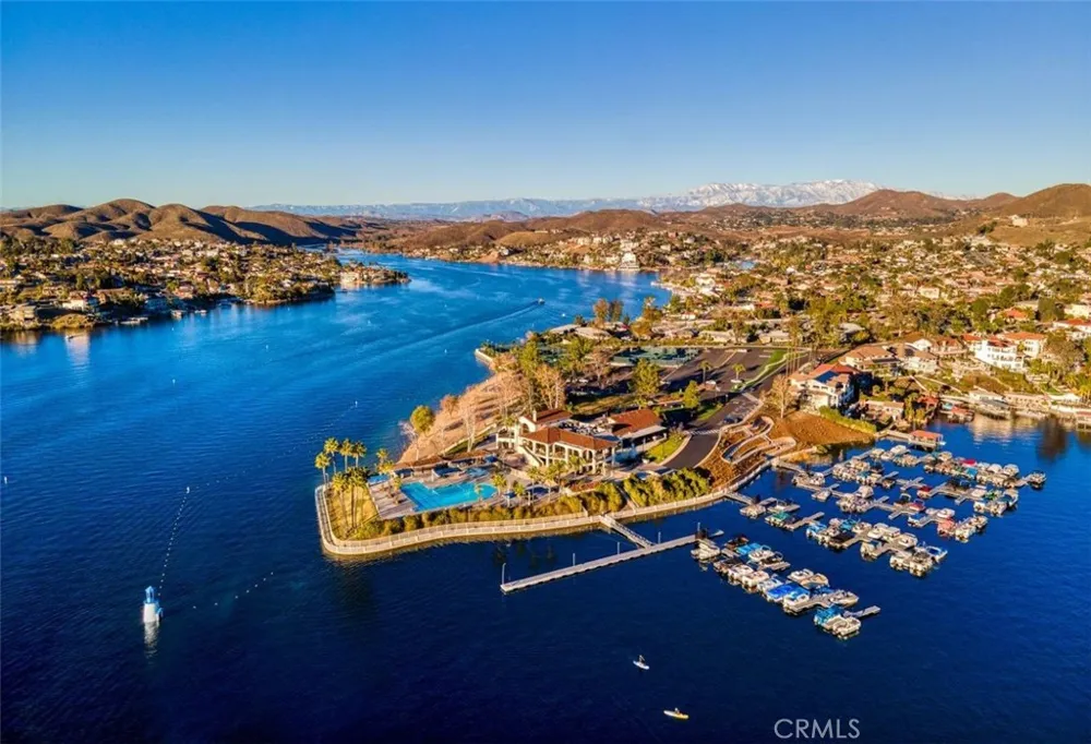 22376 W San Joaquin Canyon Lake, CA 92587