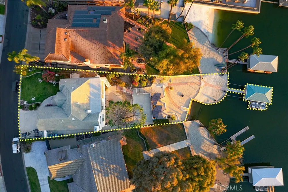 22376 W San Joaquin Canyon Lake, CA 92587
