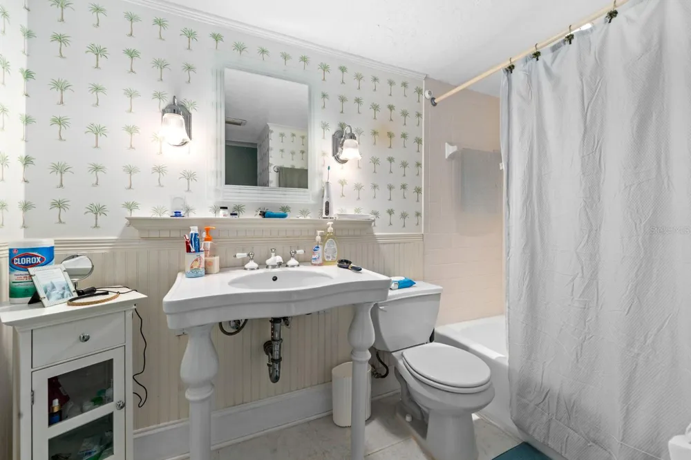 816 BAHIA DEL SOL DRIVE #23 Ruskin, FL 33570
