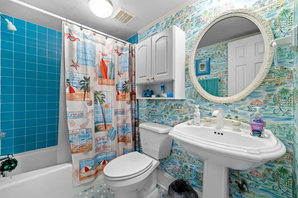 816 BAHIA DEL SOL DRIVE #23 Ruskin, FL 33570
