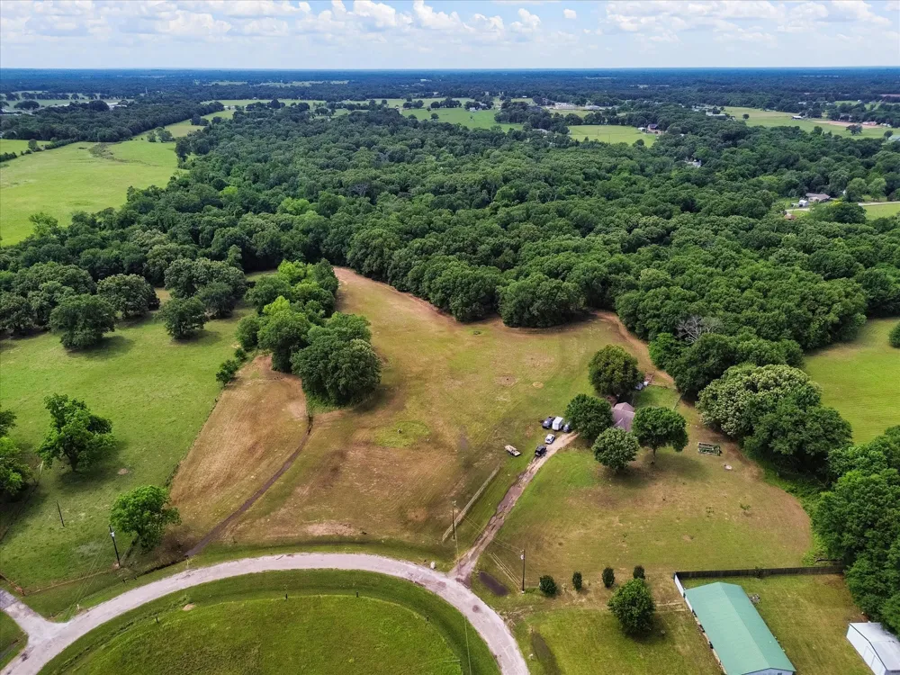 300 Rs County Road 3367 Emory, TX 75440