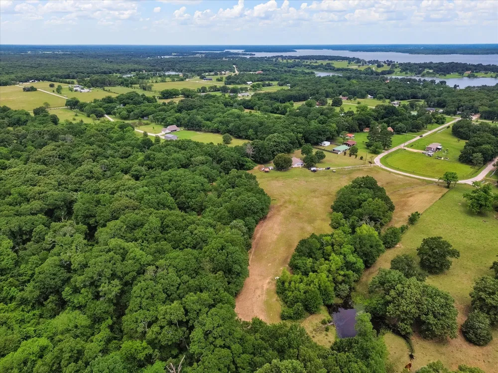 300 Rs County Road 3367 Emory, TX 75440