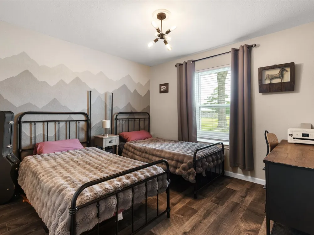300 Rs County Road 3367 Emory, TX 75440