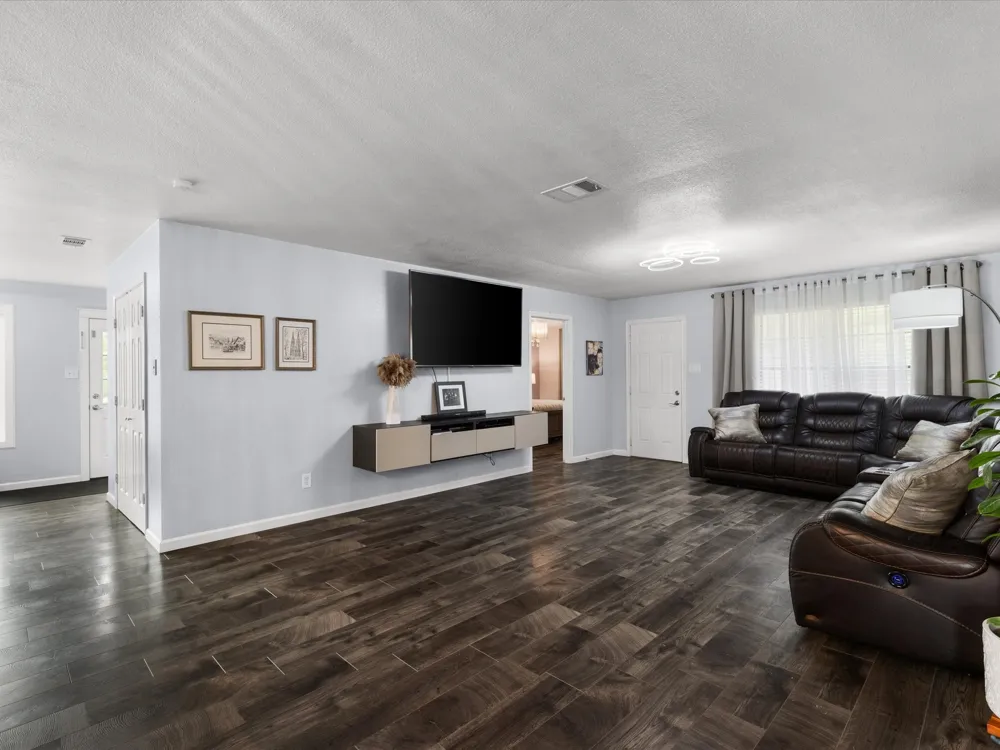 300 Rs County Road 3367 Emory, TX 75440
