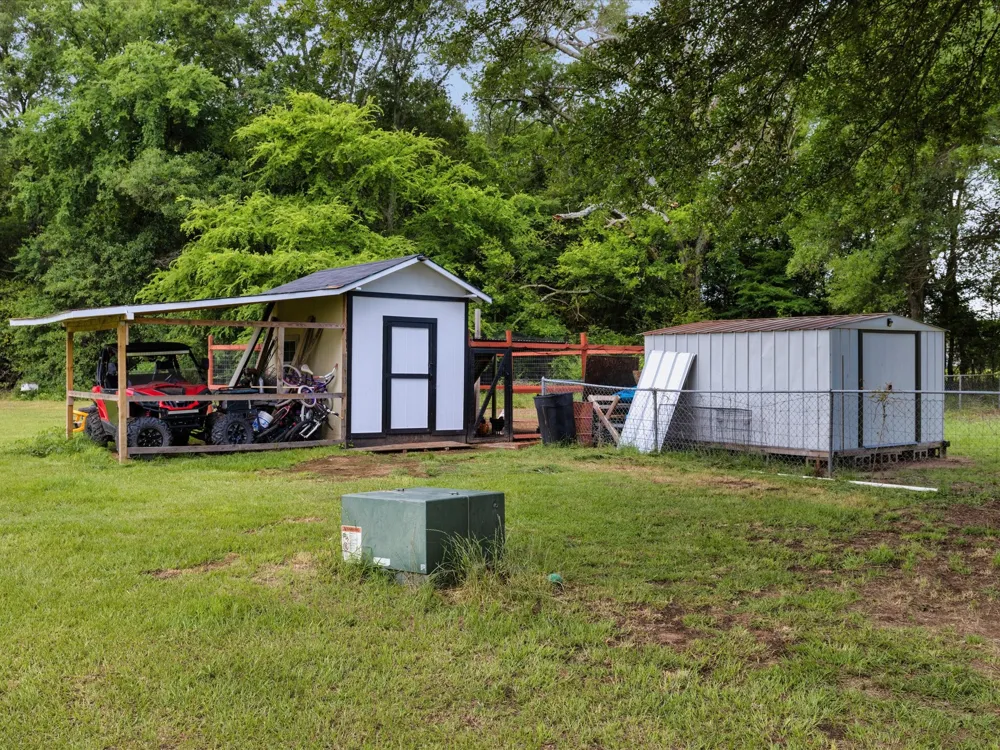 300 Rs County Road 3367 Emory, TX 75440