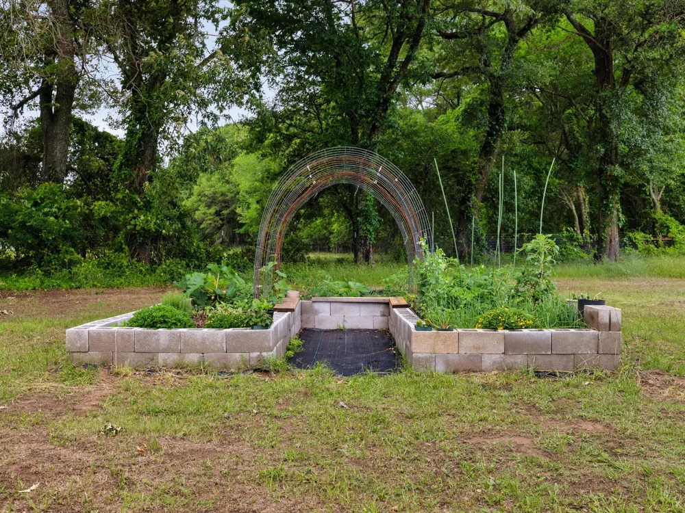 300 Rs County Road 3367 Emory, TX 75440