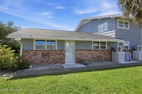 109 Cedar Lane #9
