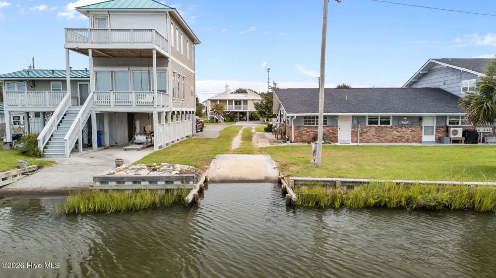 109 Cedar Lane #9 Cedar Point, NC 28584