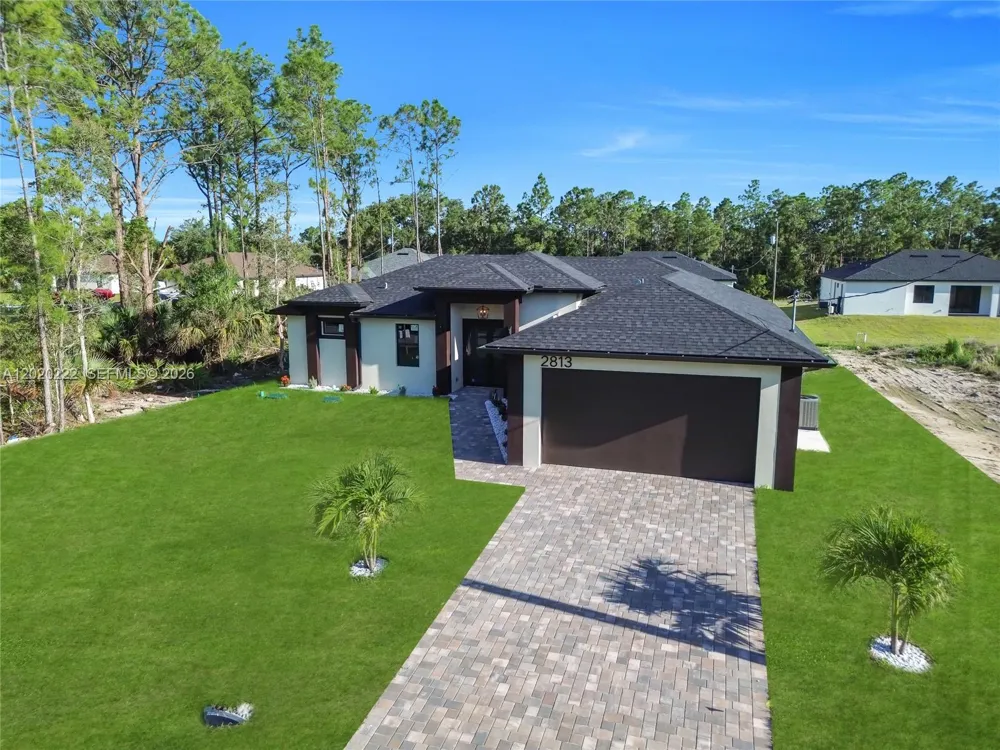 2813 40th St W Lehigh Acres, FL 33971