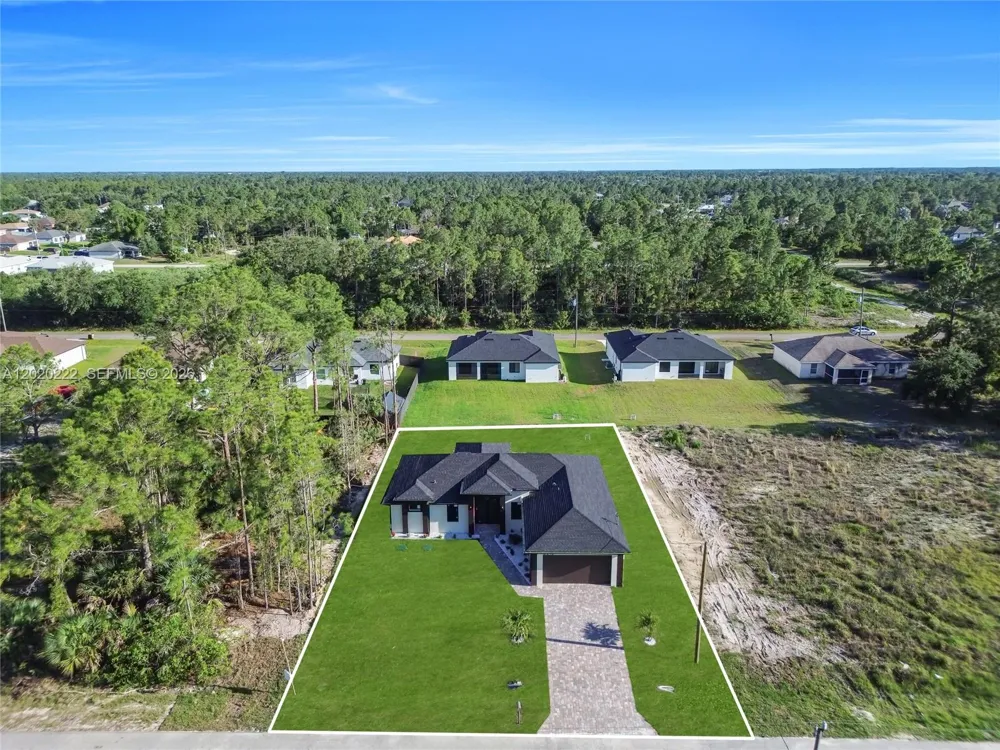 2813 40th St W Lehigh Acres, FL 33971