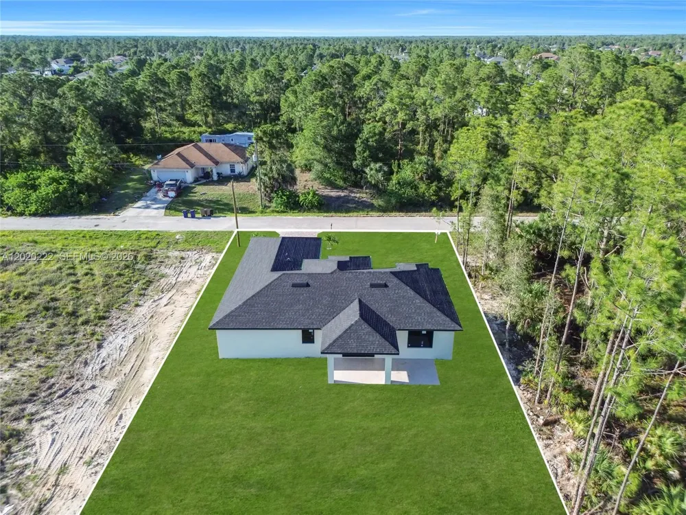2813 40th St W Lehigh Acres, FL 33971