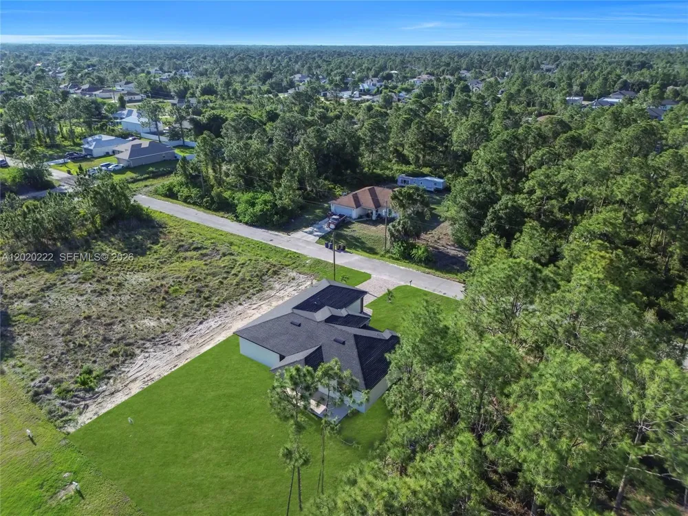 2813 40th St W Lehigh Acres, FL 33971