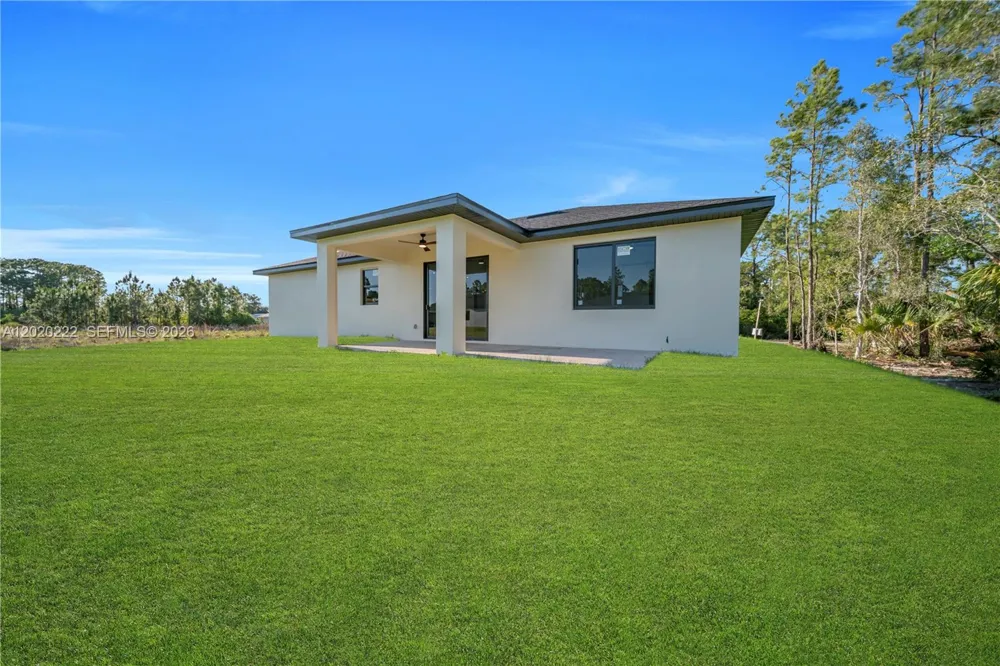2813 40th St W Lehigh Acres, FL 33971