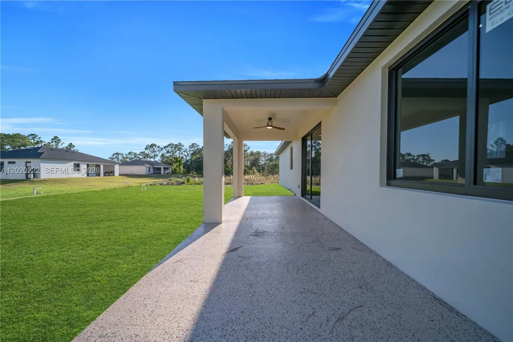2813 40th St W Lehigh Acres, FL 33971