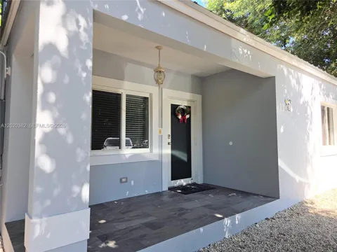 11 Pompano Ave #11