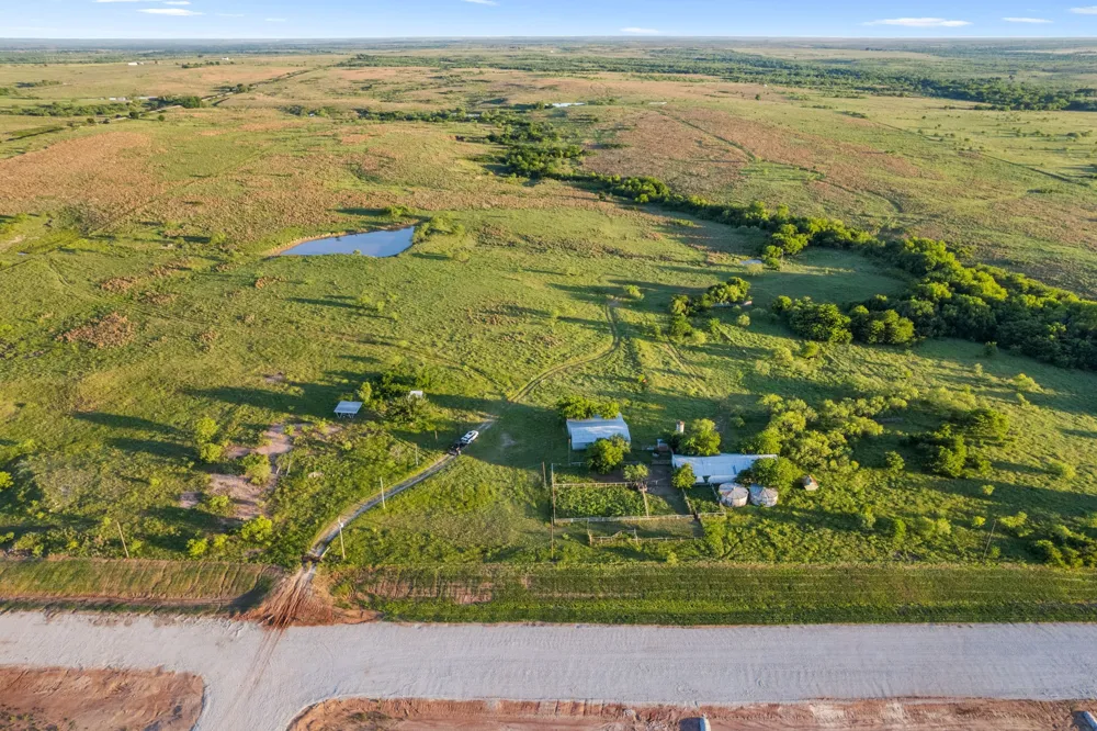 794 HWY 82 Montague, TX 76261