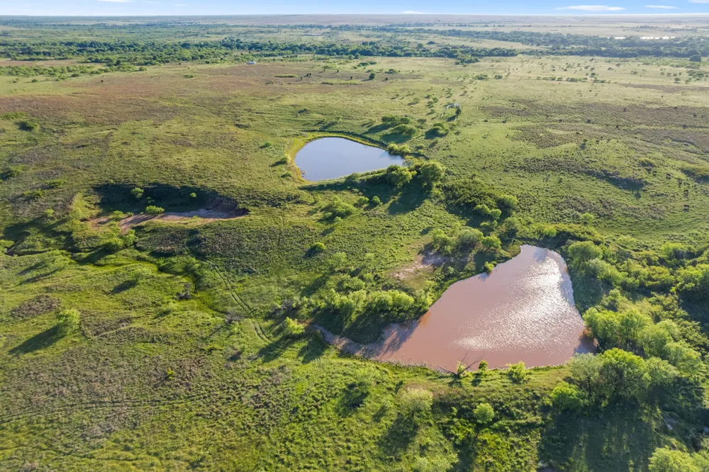 794 HWY 82 Montague, TX 76261