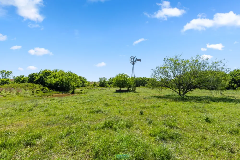 794 HWY 82 Montague, TX 76261