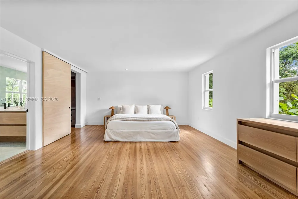 5812 Alton Rd Miami Beach, FL 33140