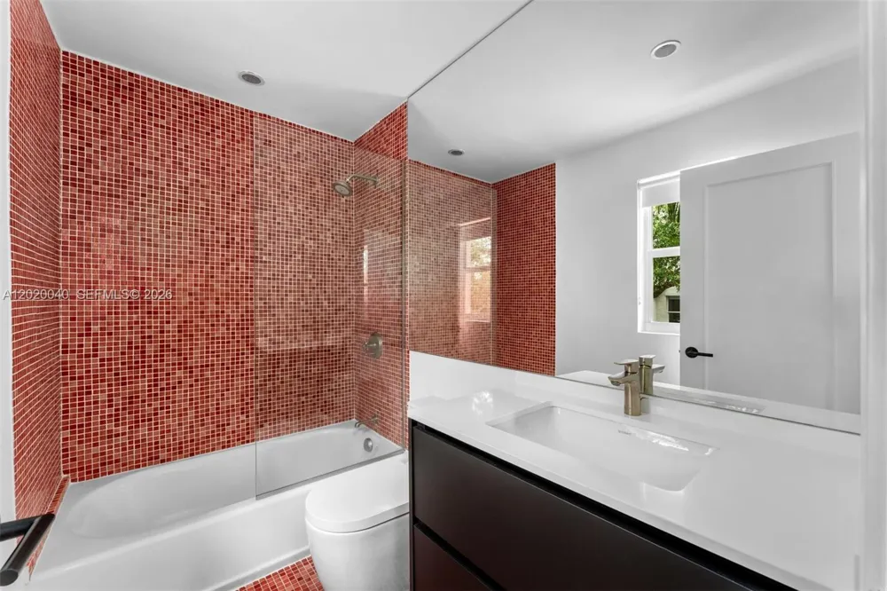 5812 Alton Rd Miami Beach, FL 33140