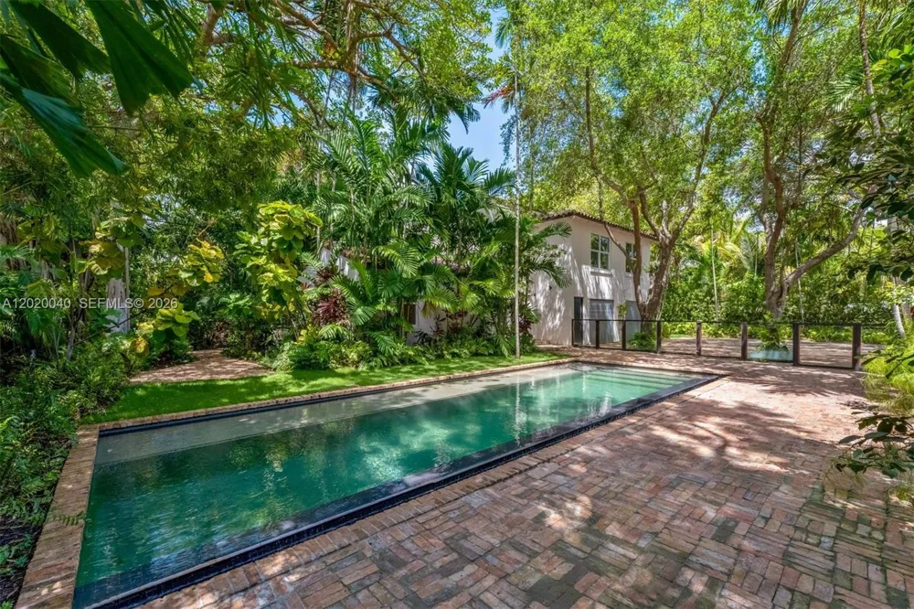 5812 Alton Rd Miami Beach, FL 33140