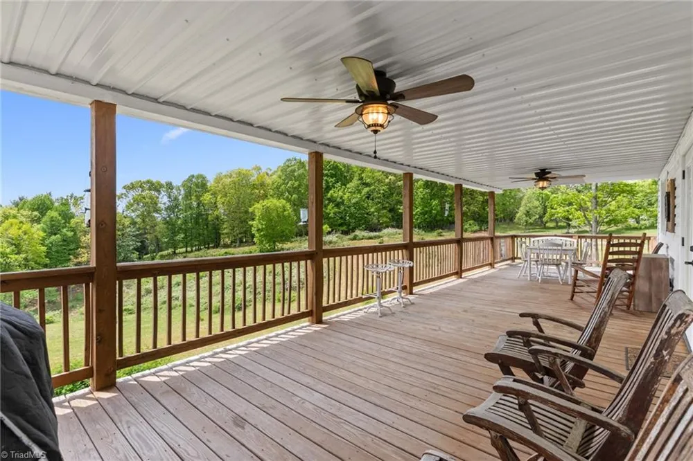 4532 Nc Highway 18 Sparta, NC 28675