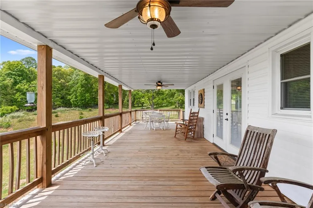 4532 Nc Highway 18 Sparta, NC 28675