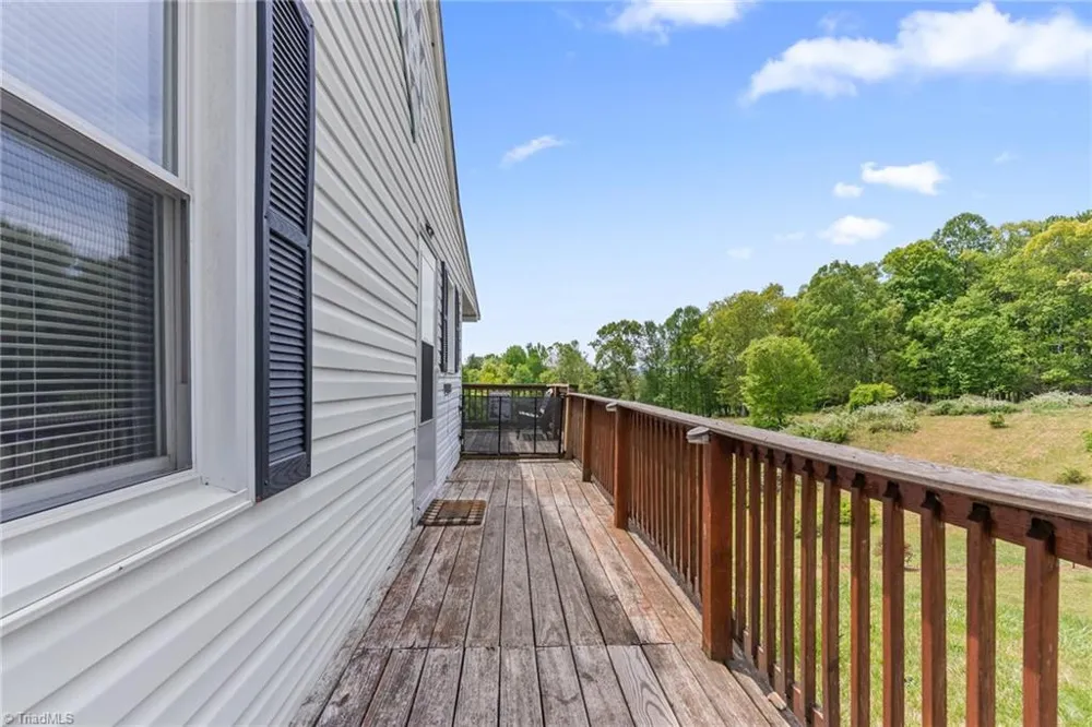 4532 Nc Highway 18 Sparta, NC 28675